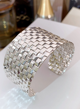 冷淡风宽版开口简约金属格纹手镯欧美轻奢手环小众时尚高级感手饰