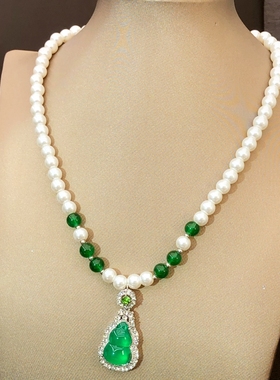 深绿色葫芦珍珠项链女2025年锁骨链高级感轻奢小众毛衣链吊坠配饰