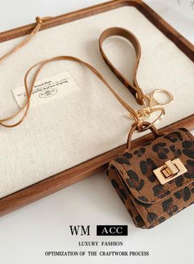 皮革豹纹包包吊坠项链复古时尚设计老钱风毛衣链小众气质百搭项饰