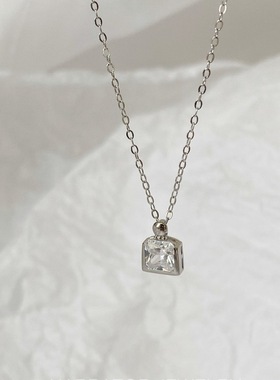 经典气质款香水瓶项链2024新款女轻奢小众设计高级感ins风锁骨链