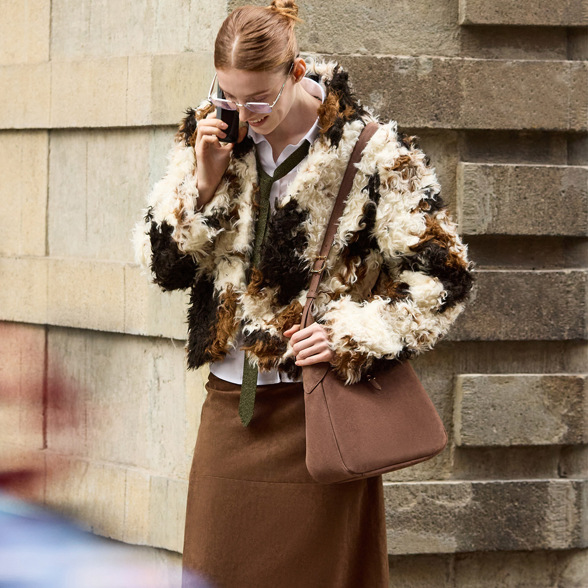 CHARLES&KEITH女包CK2-40782726-1复古通勤绒面大容量hobo托特包,淘宝优惠券,粉丝福利购,淘宝优惠卷