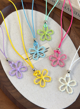 多巴胺彩色镂空花朵黑绳项链