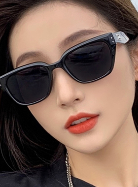 方形墨镜米钉防紫外线复古女