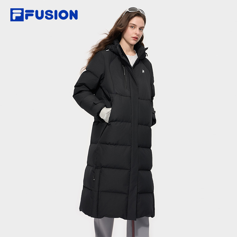 鹅绒FILA FUSION斐乐潮牌女子长款羽绒服2025冬季款保暖连帽外套 - 图0