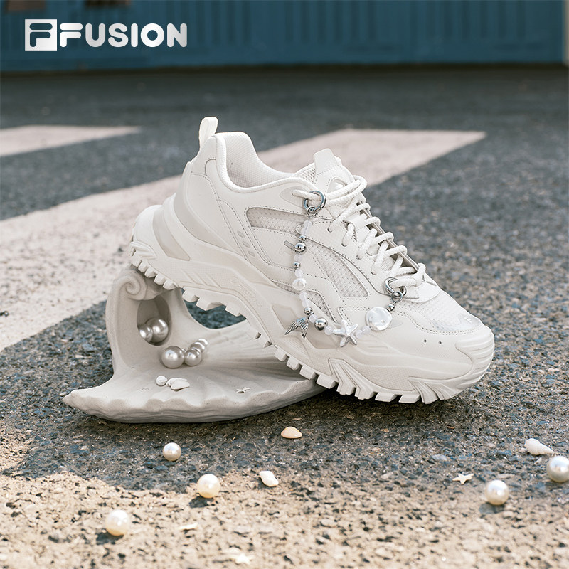 【FILA】厚底增高白色休闲鞋