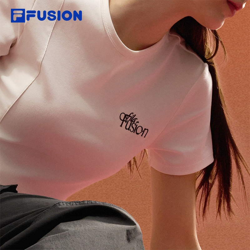 FILA FUSION斐乐潮牌女子针织短袖衫2025秋季新款时尚休闲紧身T恤,淘宝优惠券,粉丝福利购,淘宝优惠卷