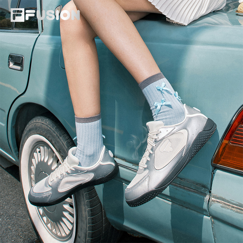 FILA FUSION斐乐女子薄底鞋2025夏季银色板鞋网面休闲运动芭蕾鞋