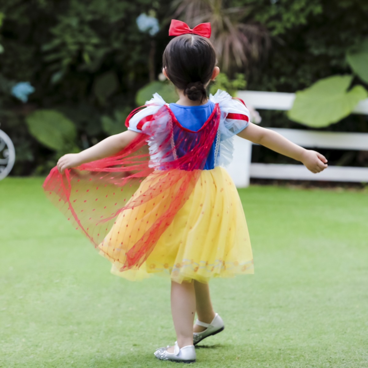 新款女童白雪公裙迪士尼灰姑娘公主裙万圣节服装幼儿园活动表演服