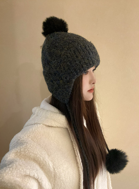 含羊毛显脸小纯色系带针织帽女秋冬新款保暖毛球毛线帽护耳雷锋帽