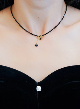 复古黑色串珠项链女2025新款爆款设计感锁骨链高级感时尚颈链配饰