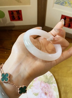 天然新疆天山翠手镯一抹翠高品质