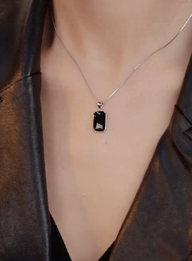 高级感黑色方牌项链女