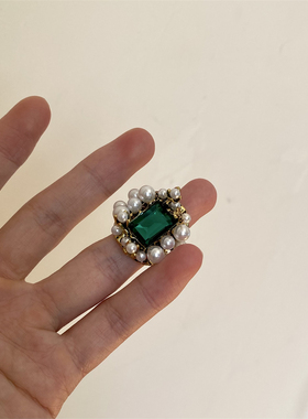 lin同款造型感爆棚女绿色锆石