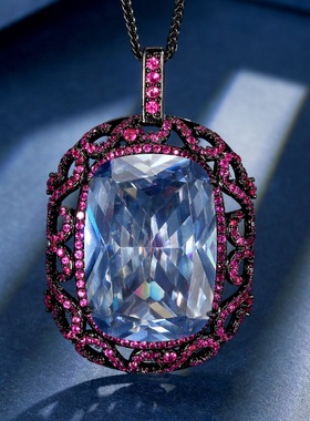 新款铜镀枪黑色仿祖母绿吊坠女款项链欧美风仿红刚玉镶钻方形挂坠