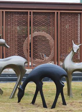 户外大型玻璃纤维彷铜鹿雕塑饰品花园销售部草坪儿童公园动物工艺