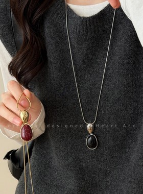 红色水滴吊坠蛇骨项链女轻奢高级感长款可抽拉毛衣链气质大气配饰