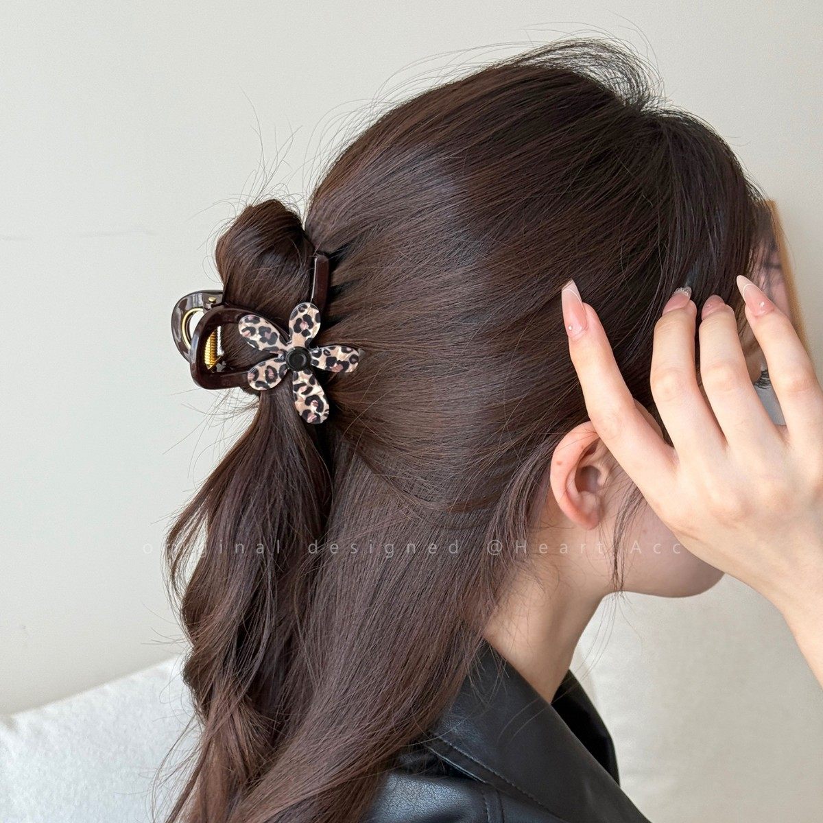 豹纹花朵侧边夹女秋冬复古气质碎发刘海夹2025新款时髦前额小发夹,淘宝优惠券,粉丝福利购,淘宝优惠卷