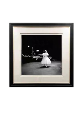 样板房卧室床头柜欧式装饰摆件组合实木相框音响苔藓软装装饰画