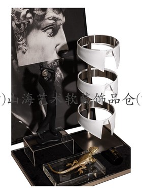 山海大牌男士售楼样板房衣帽间打火机衣领展示架软装饰品组合摆件