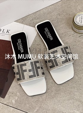 样板房软装拖鞋软装摆件家居饰品白色脱鞋卫生间卫浴创意摆设道具