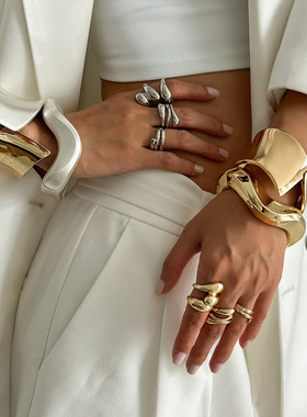 金属不规则波浪开口手镯