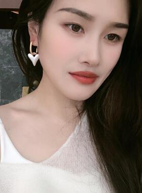 金属风欧美撞色拉丝桃心耳扣镀