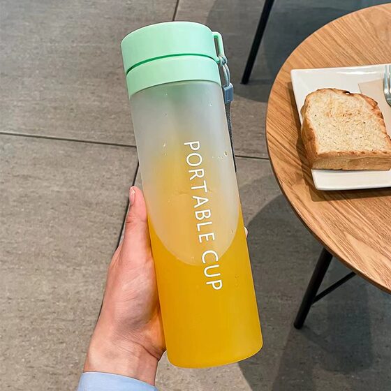 Li Jiaqi recommends large-capacity plastic water cups