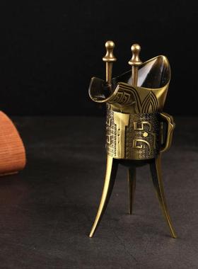 白酒杯仿古代酒杯乾隆杯青铜杯三脚杯帝王杯酒樽爵杯喝酒杯道具。