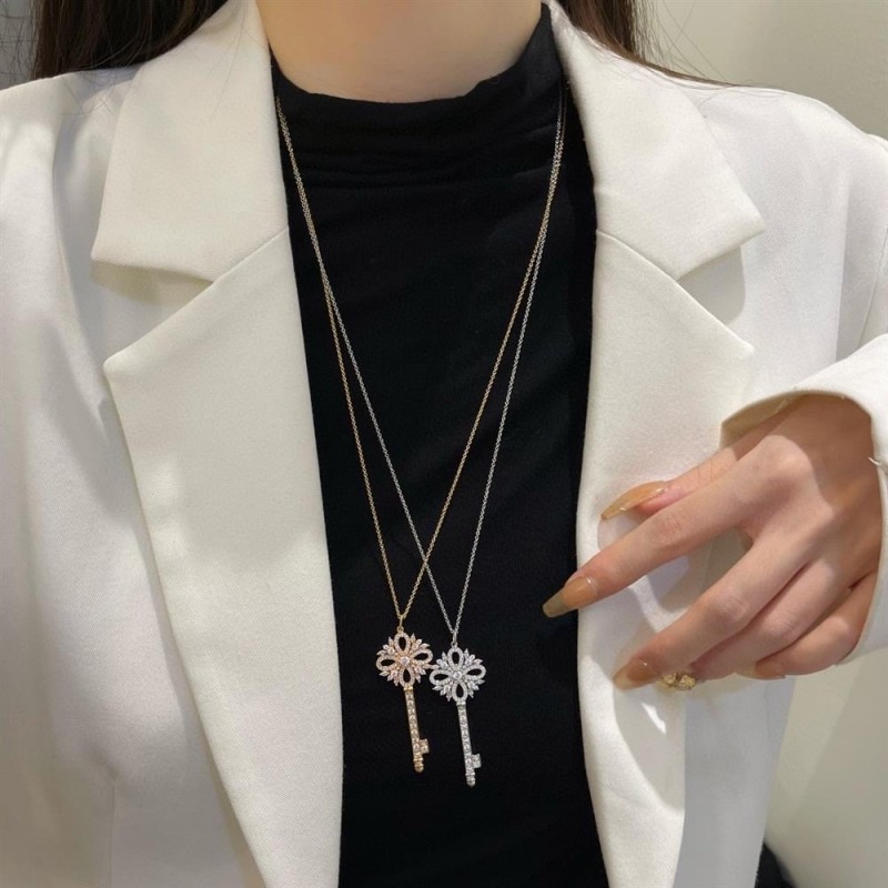 AU750白金莫桑石满钻雪花钥匙毛衣项链镶嵌纯银时尚精致温柔精致,淘宝优惠券,粉丝福利购,淘宝优惠卷