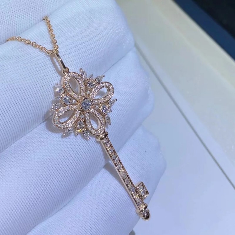 AU750白金莫桑石满钻雪花钥匙毛衣项链镶嵌纯银时尚精致温柔精致,淘宝优惠券,粉丝福利购,淘宝优惠卷