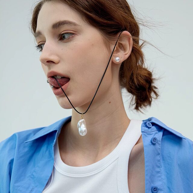 G/S high-end black leather rope baroque pearl necklace