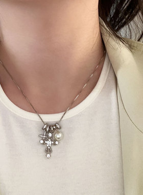 欧美潮流个性别针十字架鸢尾花链条流苏项链女轻奢时尚颈链锁骨链