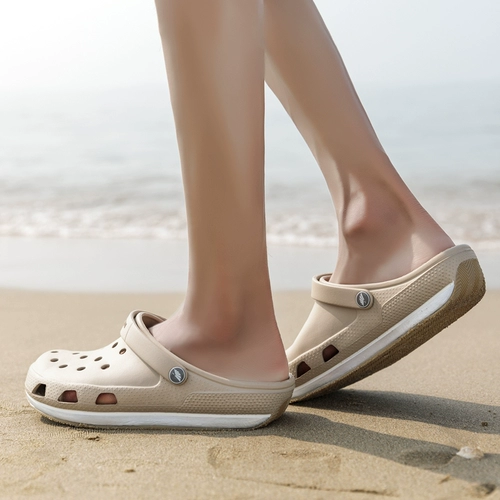Летние нескользящие тапочки в стиле Crocs на платформе, пляжные босоножки, коллекция 2025 года, для влюбленных, большой размер
