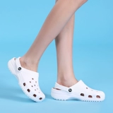 Летние женские повседневные легкие нескользящие тапочки в стиле Crocs, пляжная обувь, босоножки, закрытый носок, для влюбленных