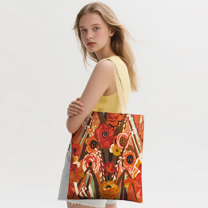 VA博物馆 莫里斯系列草莓小偷印花手提斜挎帆布包通勤设计