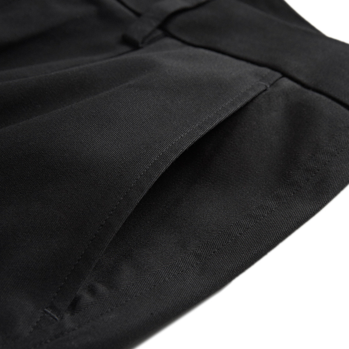  太平鸟男装outlets店休闲裤