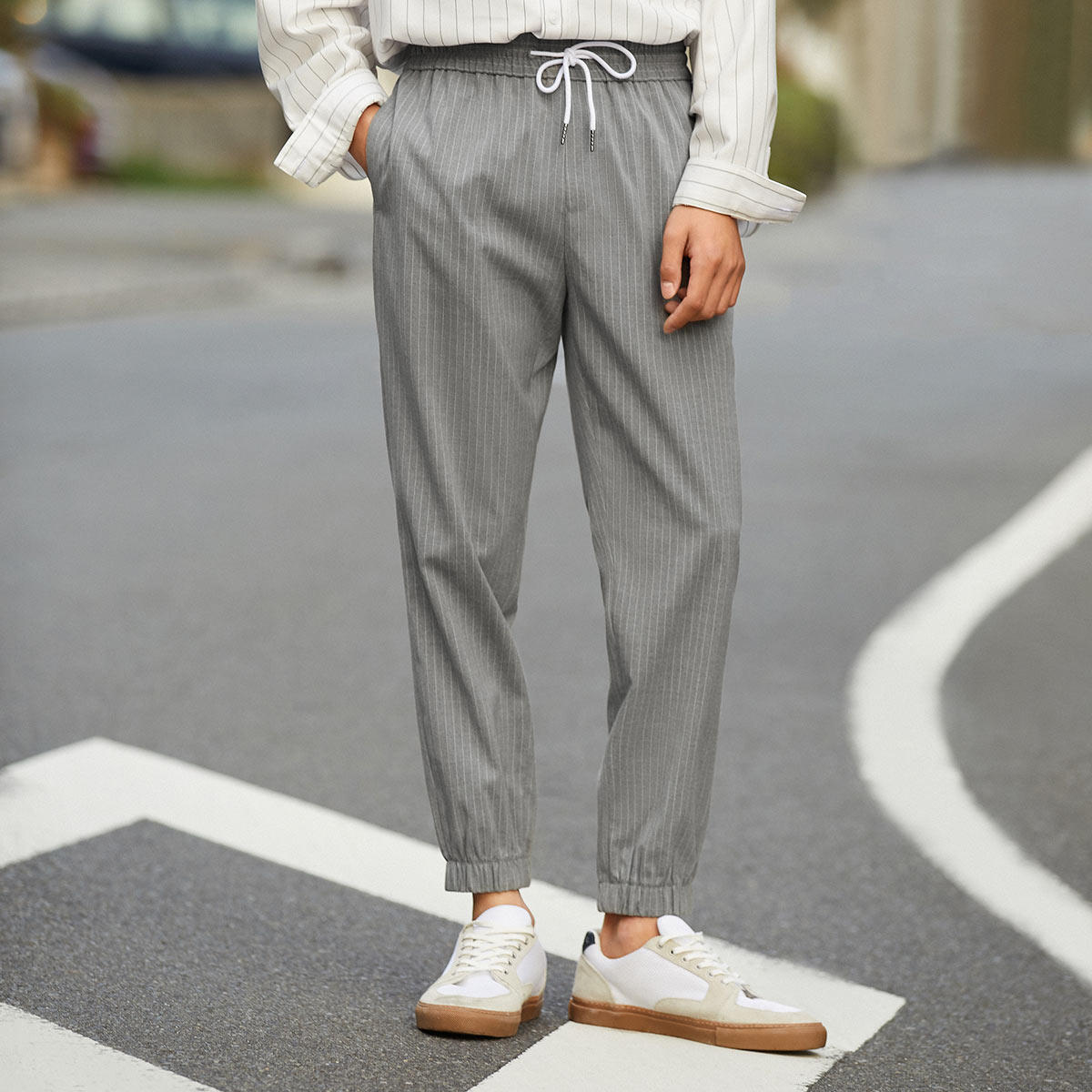 太平鸟男装条纹灰色男士春夏休闲裤 太平鸟男装outlets店休闲裤