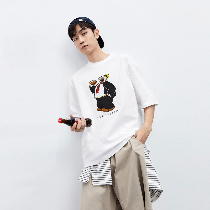  太平鸟男装outlets店T恤