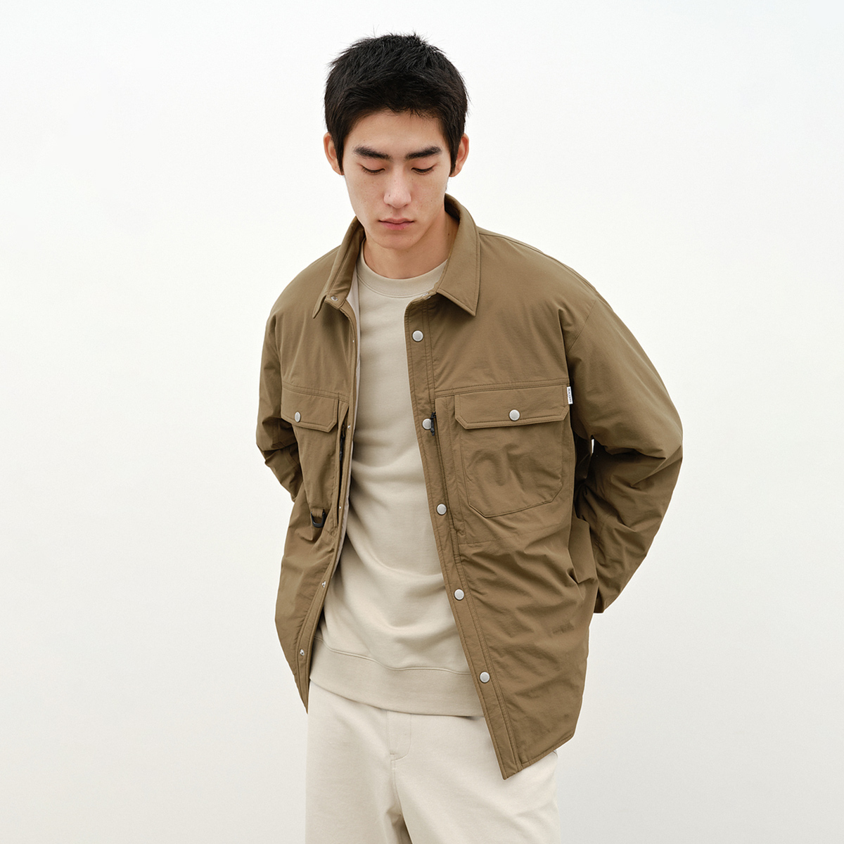  太平鸟男装outlets店羽绒服