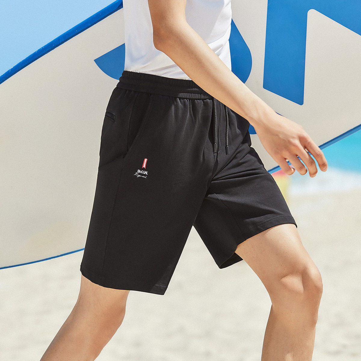 太平鸟男装夏季新款黑色潮流短裤 太平鸟男装outlets店休闲裤