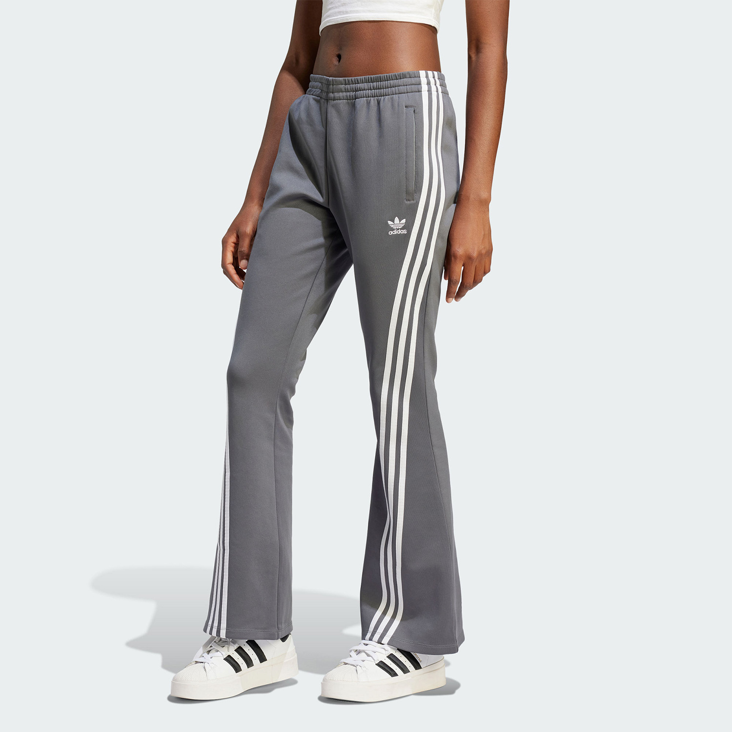 Adidas/阿迪达斯正品三叶草女子时尚修身贴合运动长裤IV9324-图0