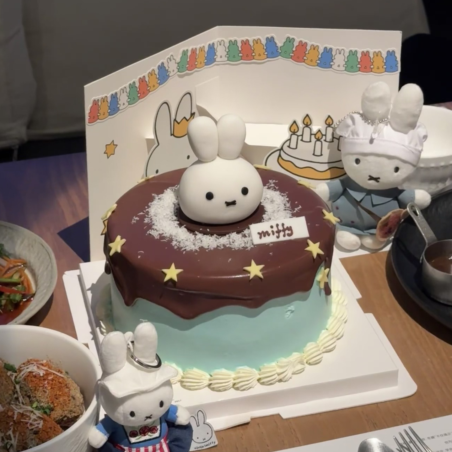 可爱米菲兔生日蛋糕装饰摆件软陶立体白色小兔头兔子烘焙装饰配件 - 图0