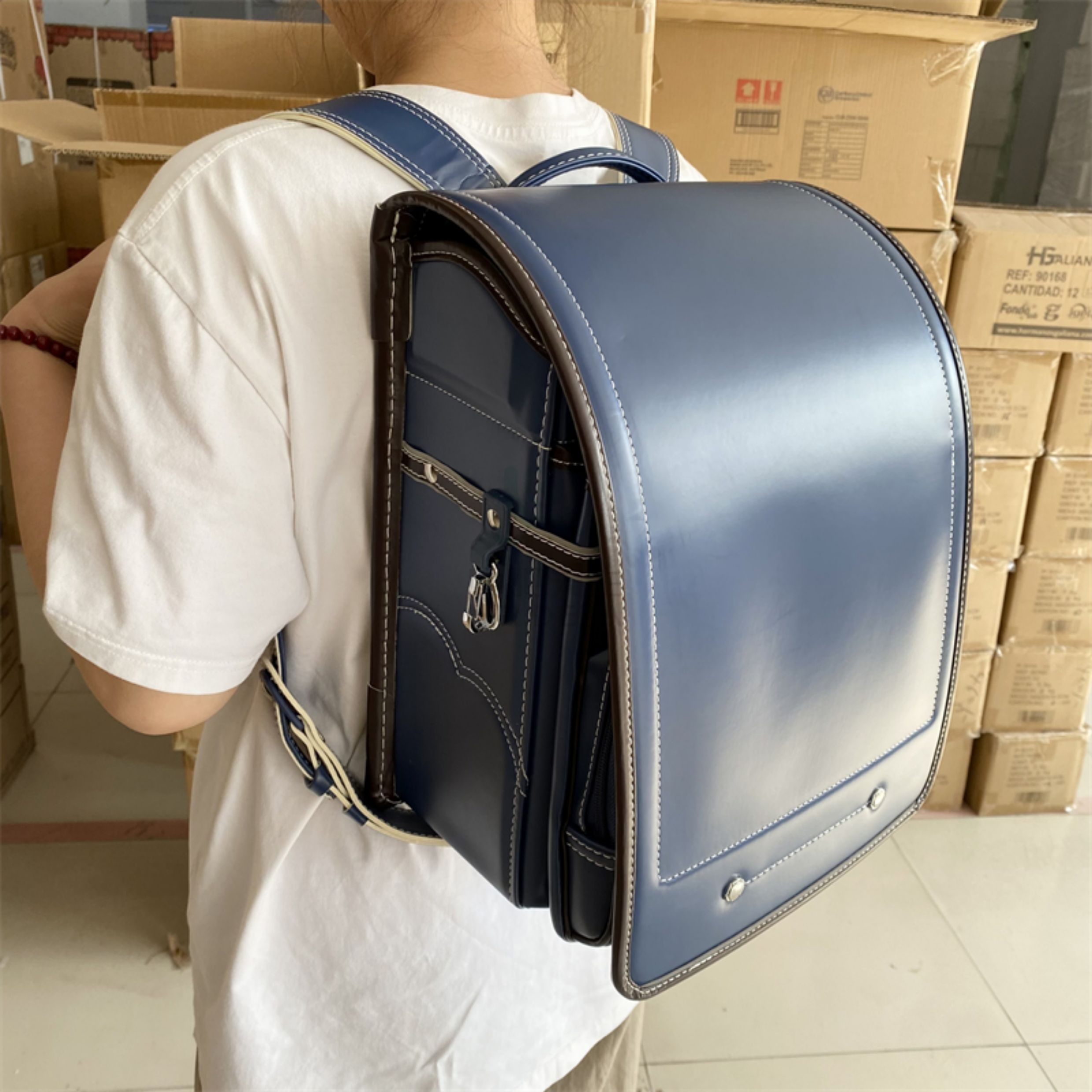 尾货 微瑕1-3年级小学生双肩书包 轻便透气减负护脊 - 图1