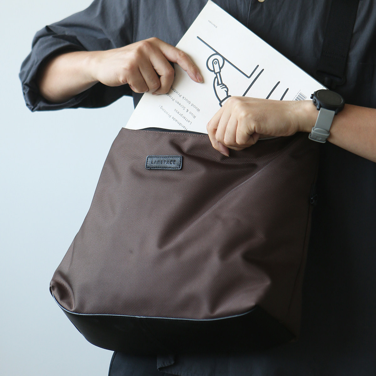 LANSPACE男士运动尼龙包斜挎包超大单肩包大容量男包旅行袋健身包,淘宝优惠券,粉丝福利购,淘宝优惠卷