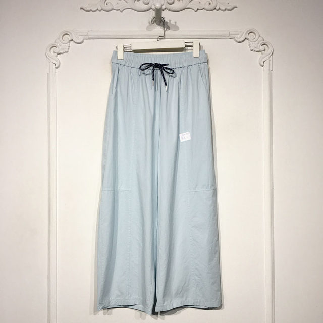 Rongyue YB000853 ຄົນອັບເດດ: ຂາກ້ວາງ pants ຍີ່ຫໍ້ເຄື່ອງນຸ່ງຫົ່ມຂອງແມ່ຍິງສ່ວນຫຼຸດ