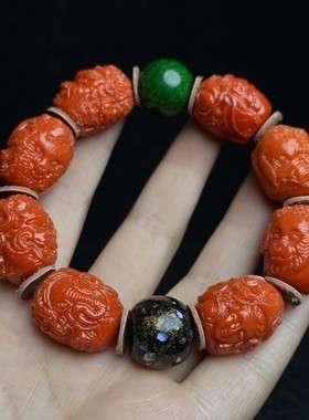 古玩旧藏大清内务府漆器收藏盒内珍藏仿珊瑚刻工手串弥勒佛手链