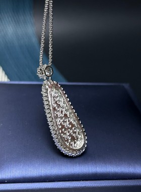 缅甸翡翠绿色冰种阳绿四季豆吊坠纯银镶嵌玉石文玩平安吊坠