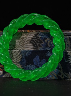 旧藏刺绣宝盒装高冰翡翠色帝王绿麻花镂空雕刻手镯一盒收藏送礼