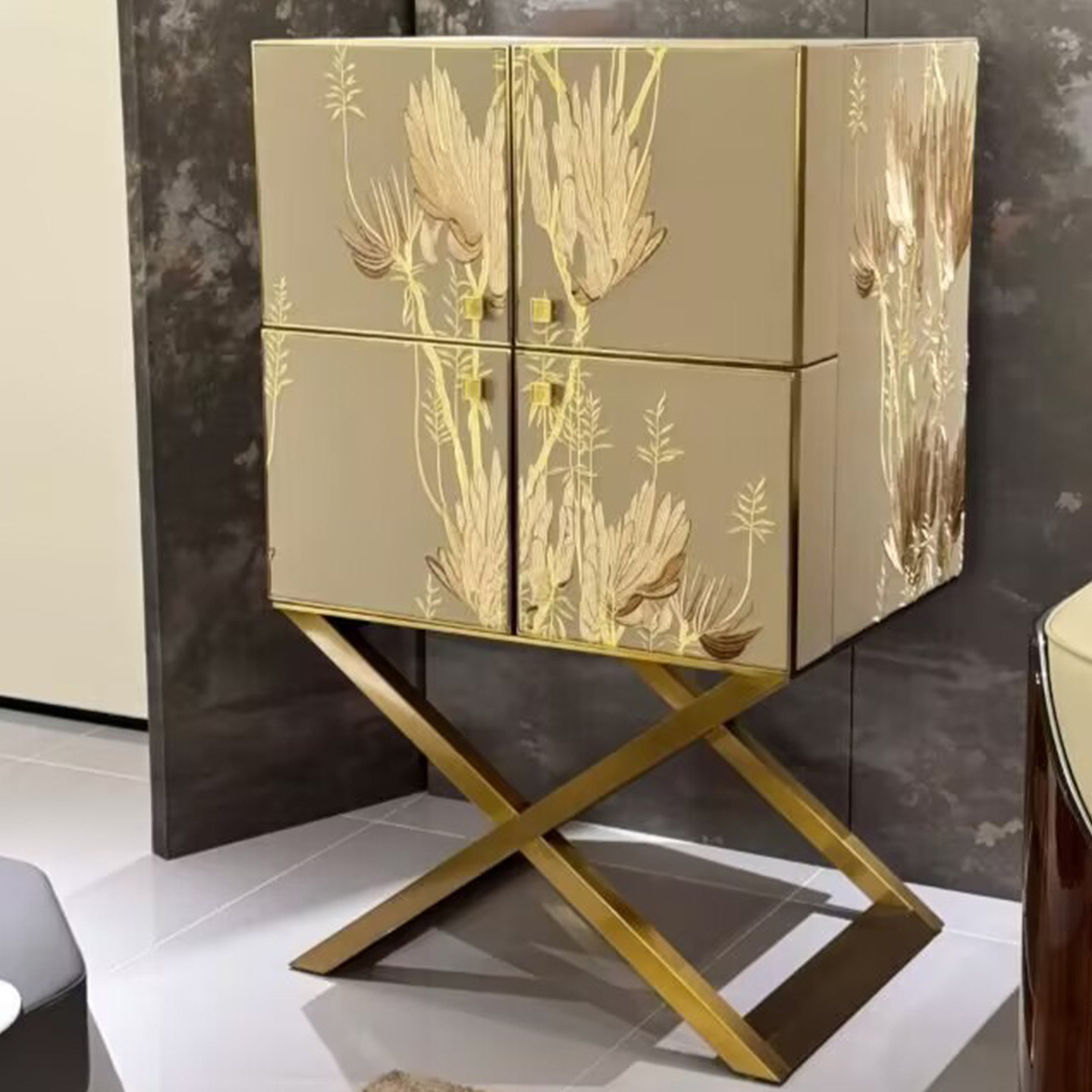 轻奢扪皮刺绣酒柜装饰柜别墅家用实木设计师高端创意客厅储物柜,淘宝优惠券,粉丝福利购,淘宝优惠卷