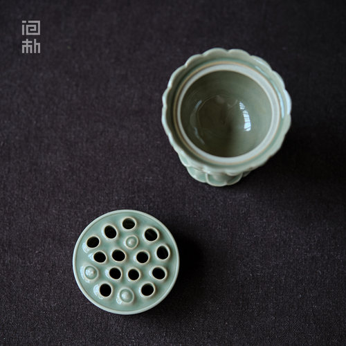 问朴 越窑青瓷莲花台香炉陶瓷熏炉中式摆件茶道手工荷花香插 - 图2